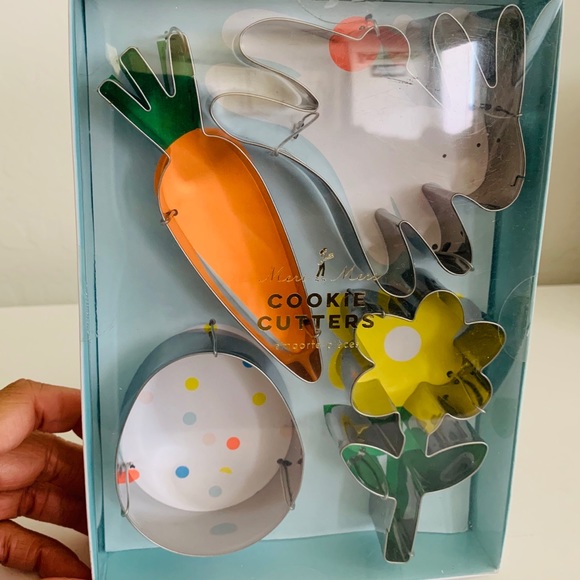 Spring Bakeware Bundle - Picture 2 of 6